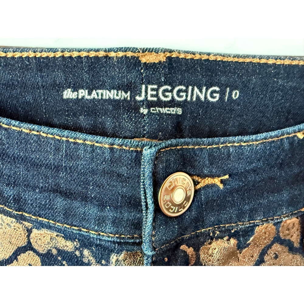 Chico's Platinum Foiled‎ Lace Jeggings Size 0 (Standard Size 4) - Picture 4 of 6